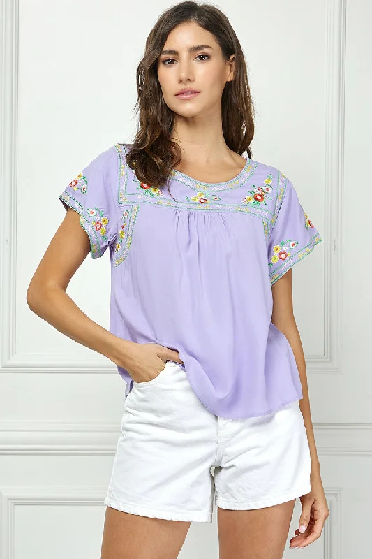 women's tops with sequin embellishmentsLILAC SHORT SLEEVES EMBROIDERED DETAILED TOP AVT10471