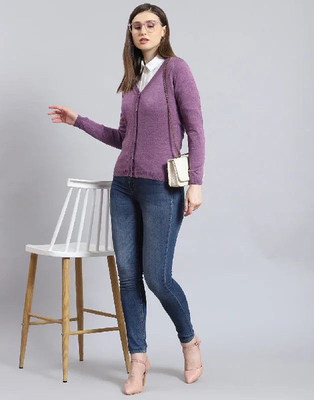 Fitted SweatersWomen Purple Solid V Neck Full Sleeve Cardigan