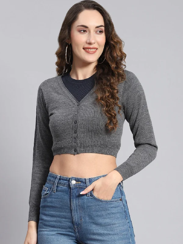 Plus-Size SweatersWomen Grey Solid V Neck Full Sleeve Sweater