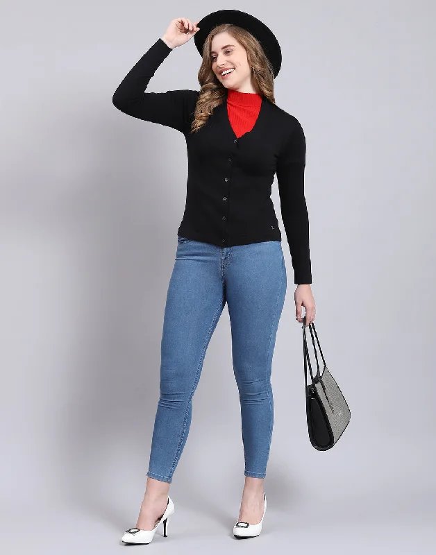 Quick-Dry SweatersWomen Black Solid V Neck Full Sleeve Cardigan