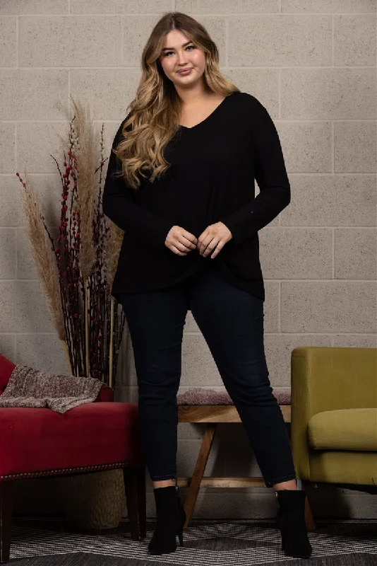 women's tops for those who want to stay on top of the latest fashion trends and wear pieces that are both stylish and on-trendBLACK FRONT KNOT PLUS SIZE TOP-T8823PL