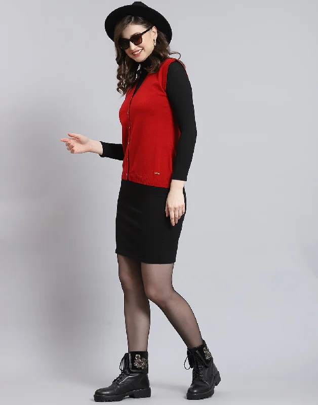 Comfortable SweatersWomen Red Solid V Neck Sleeveless Cardigan